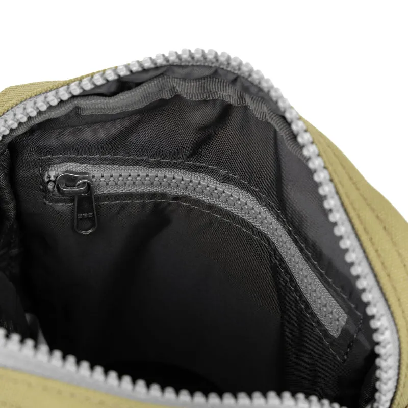 ROKA Bond Khakifarbene Tasche aus recyceltem Canvas