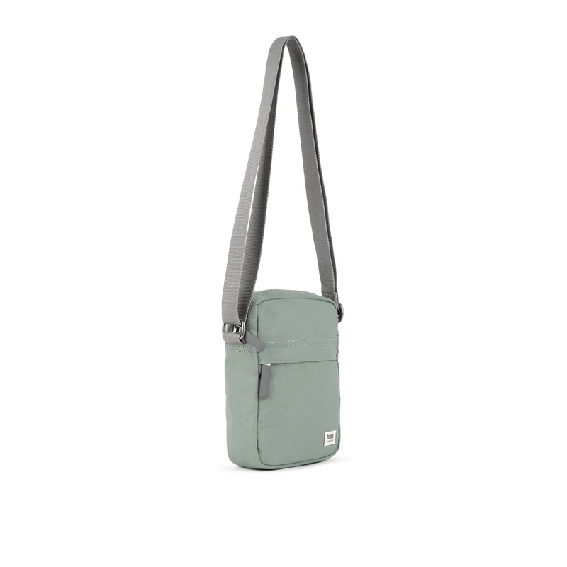 ROKA Bond Tasche aus recyceltem Leinen in Zinnoptik