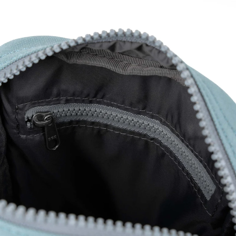 ROKA Bond London Fog Tasche aus recyceltem Canvas