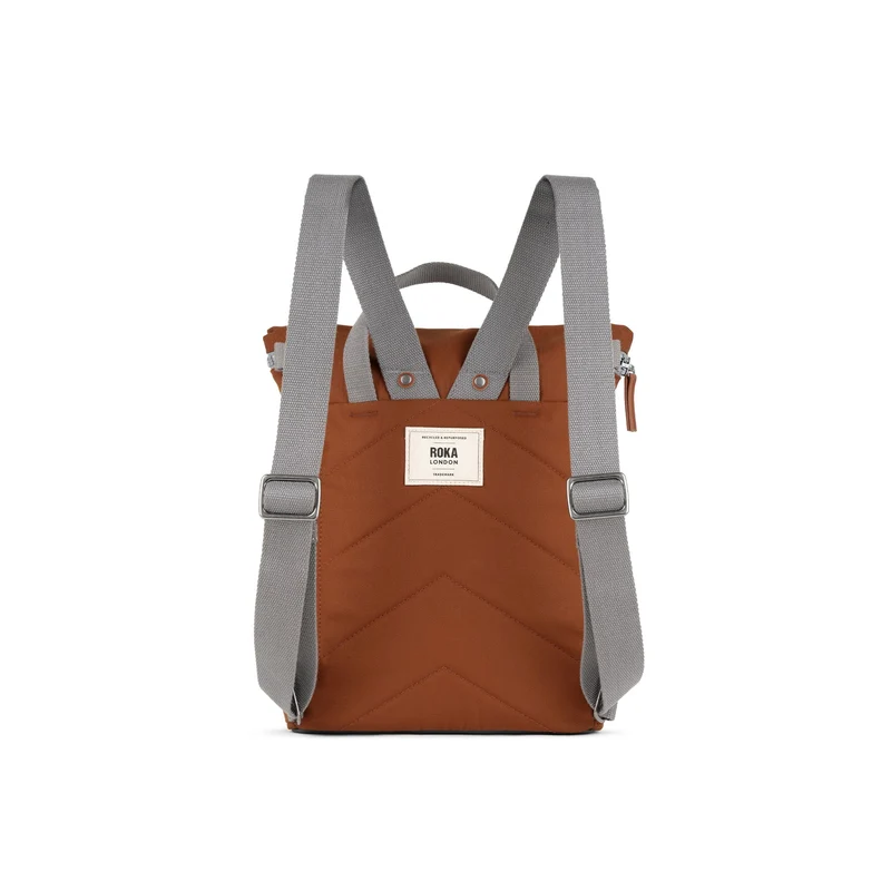ROKA Finchley Eine kleine Tasche aus recyceltem Canvas