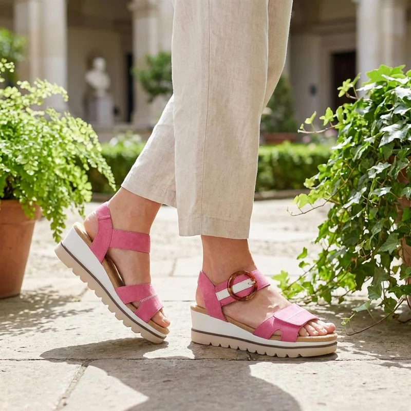 Comfortable Wedge Heel Sandals - WBINS35128 / 321 724 - Pink