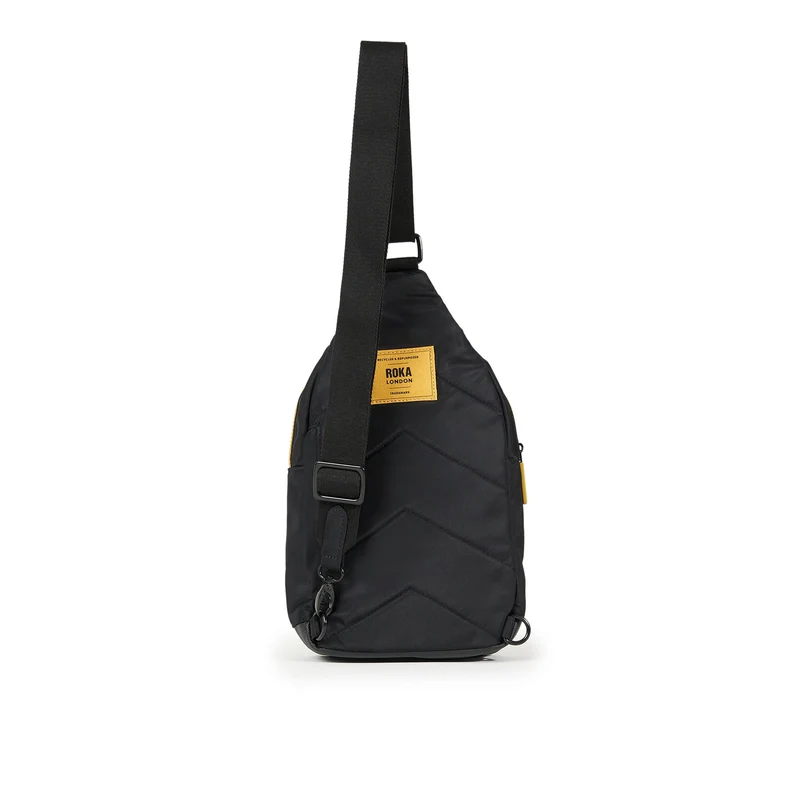 ROKA All Black Willesden B Corn Große Recycling-Nylontasche
