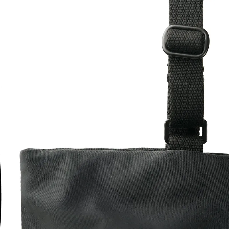 ROKA Komplett schwarze Tasche „Trafalgar B“ aus recyceltem Nylon in Blaugrün