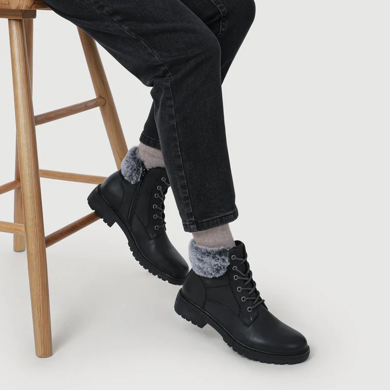 Faux Fur Cuff Lace Up Ankle Boots - WBINS42033 / 328 109 - Black