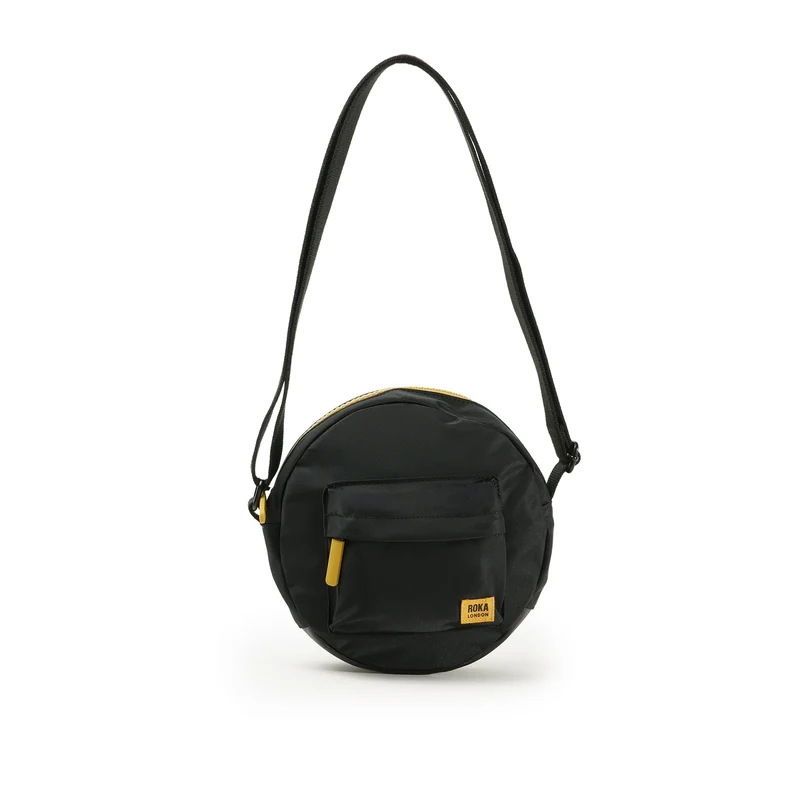 ROKA All Black Paddington B Corn Kleiner Beutel aus recyceltem Nylon