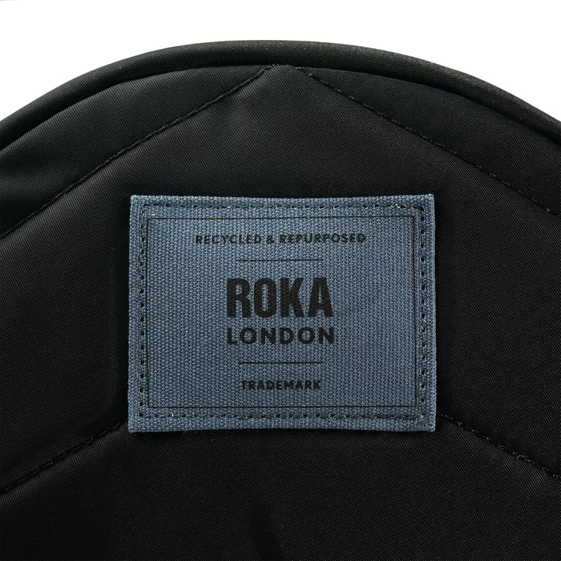 ROKA All Black Paddington B Airforce Kleine Tasche aus recyceltem Nylon