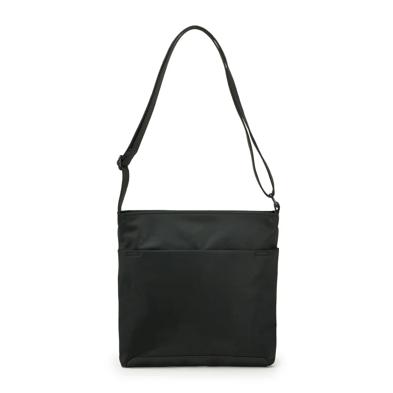 ROKA All Black Kennington B Lila Mittelgroße Tasche aus recyceltem Nylon