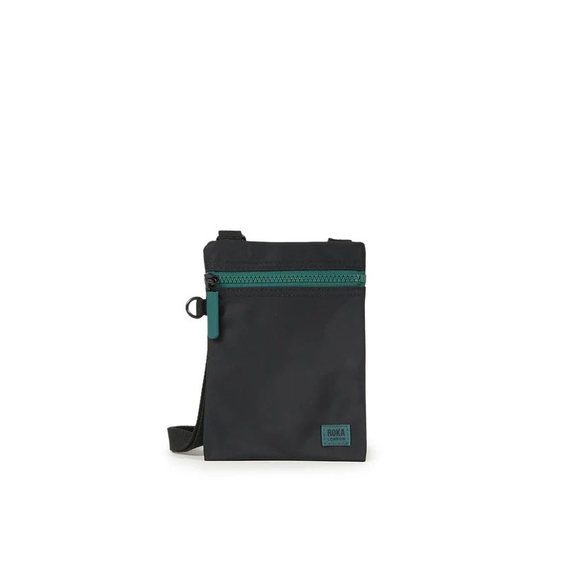 ROKA All Black Chelsea Türkisfarbene Tasche aus recyceltem Nylon
