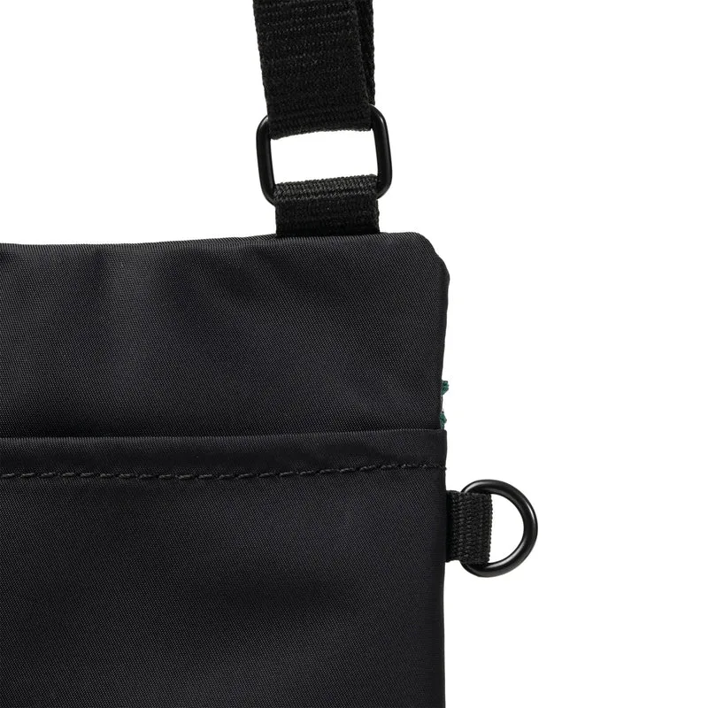 ROKA All Black Chelsea Türkisfarbene Tasche aus recyceltem Nylon