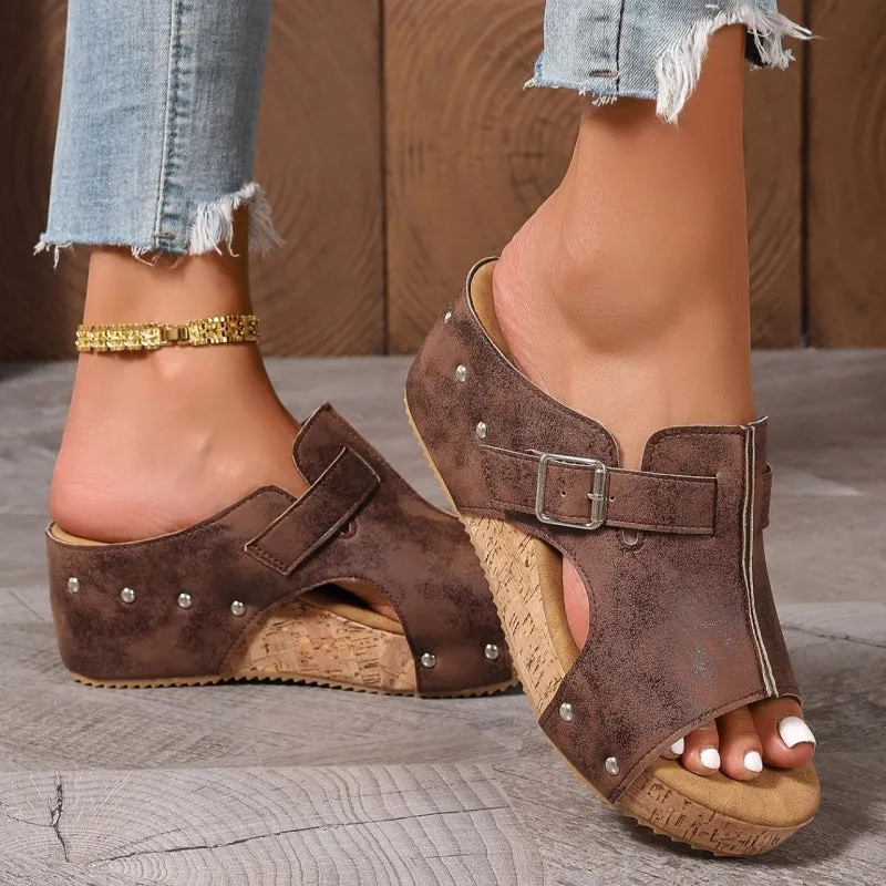 Calmira | Weiche Keilsandalen mit verstellbarer Schnalle