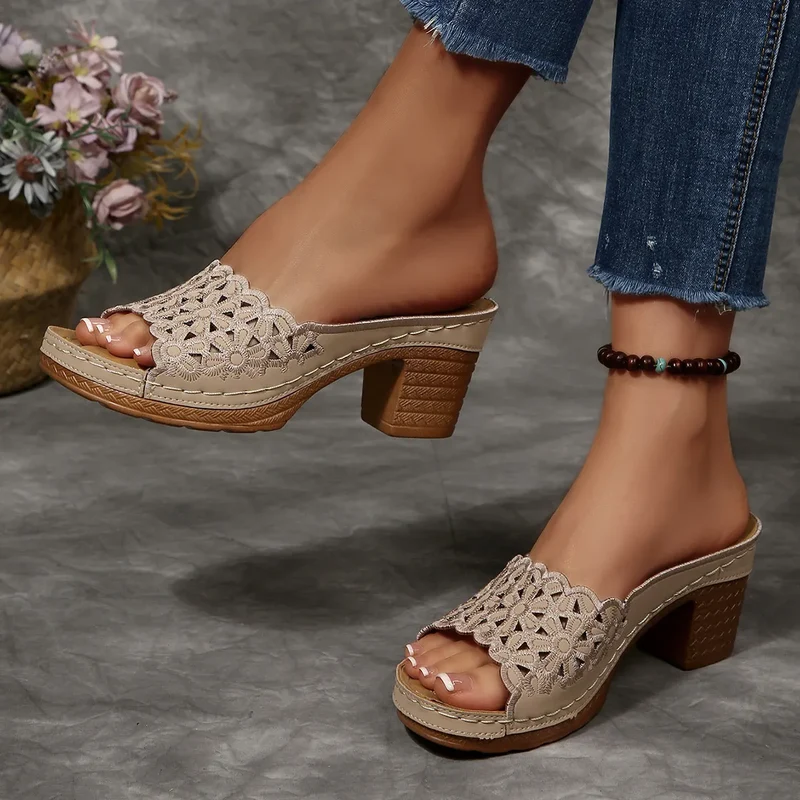 Florissa | Feminine Absatzsandalen mit Blütenspitze