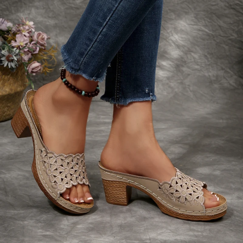 Florissa | Feminine Absatzsandalen mit Blütenspitze