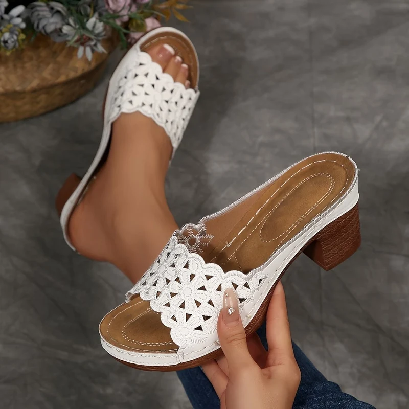 Florissa | Feminine Absatzsandalen mit Blütenspitze