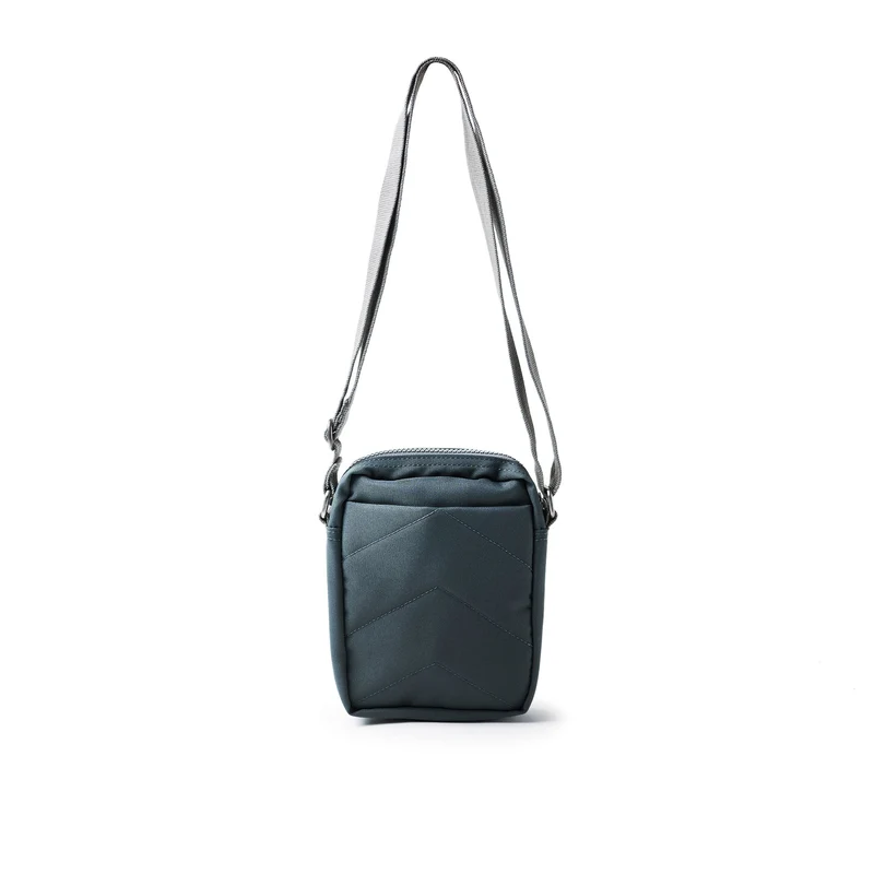 ROKA Bond Rauchrecycelte Canvas-Tasche
