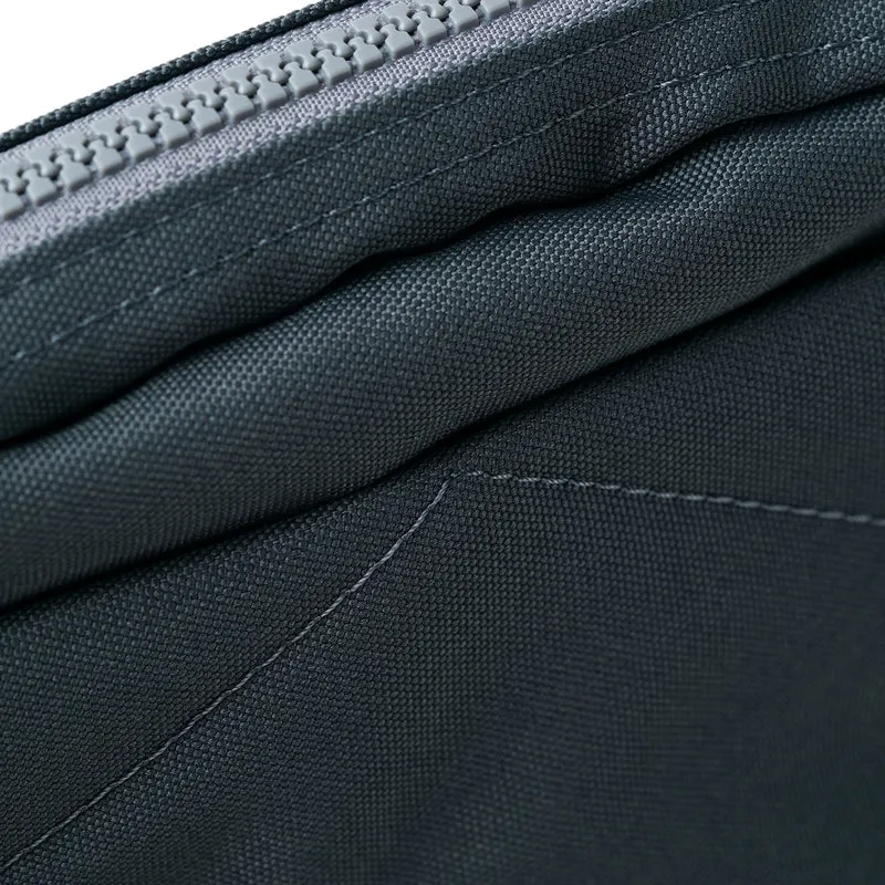 ROKA Bond Rauchrecycelte Canvas-Tasche