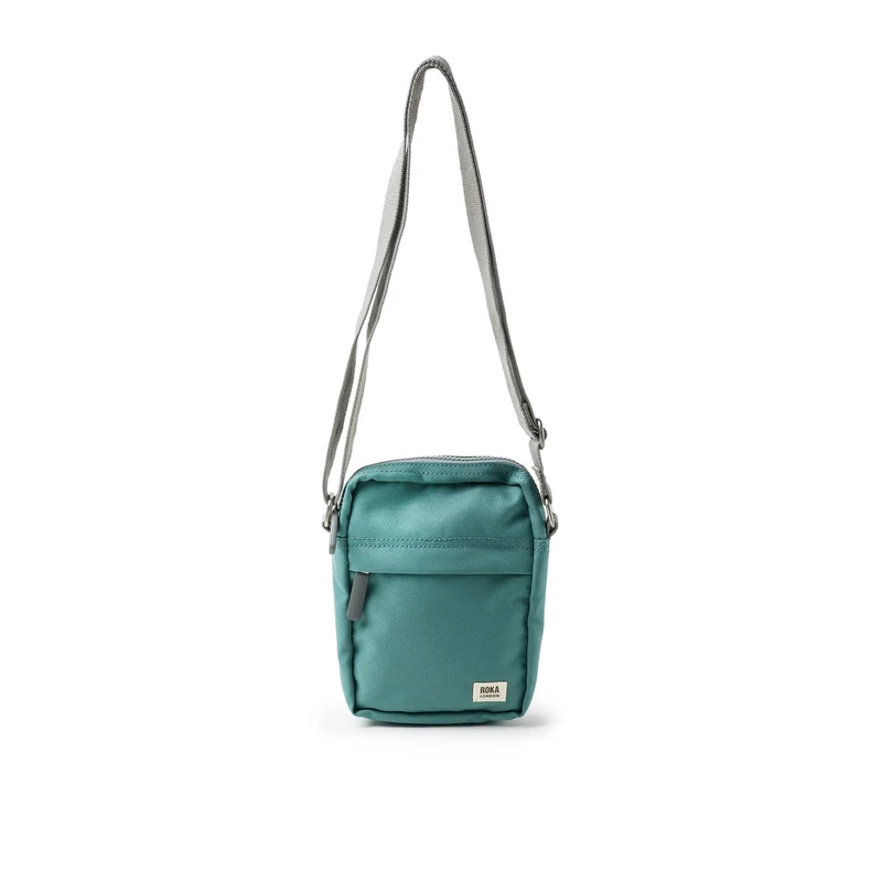 ROKA Bond Tasche aus recyceltem Canvas in Salbeigrün