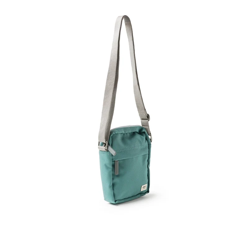 ROKA Bond Tasche aus recyceltem Canvas in Salbeigrün