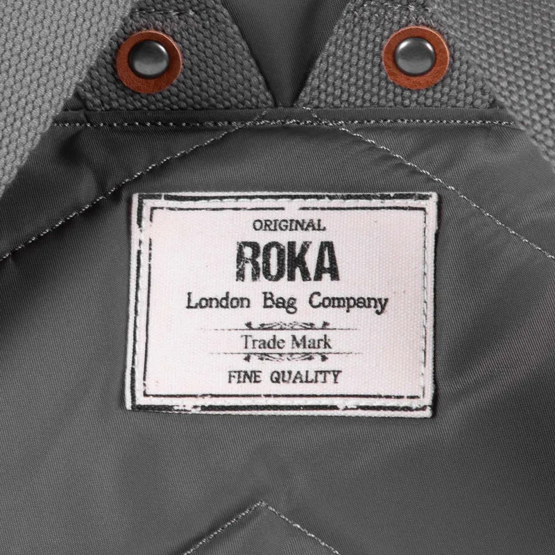 ROKA Bantry B Graphit Medium Tasche aus recyceltem Nylon