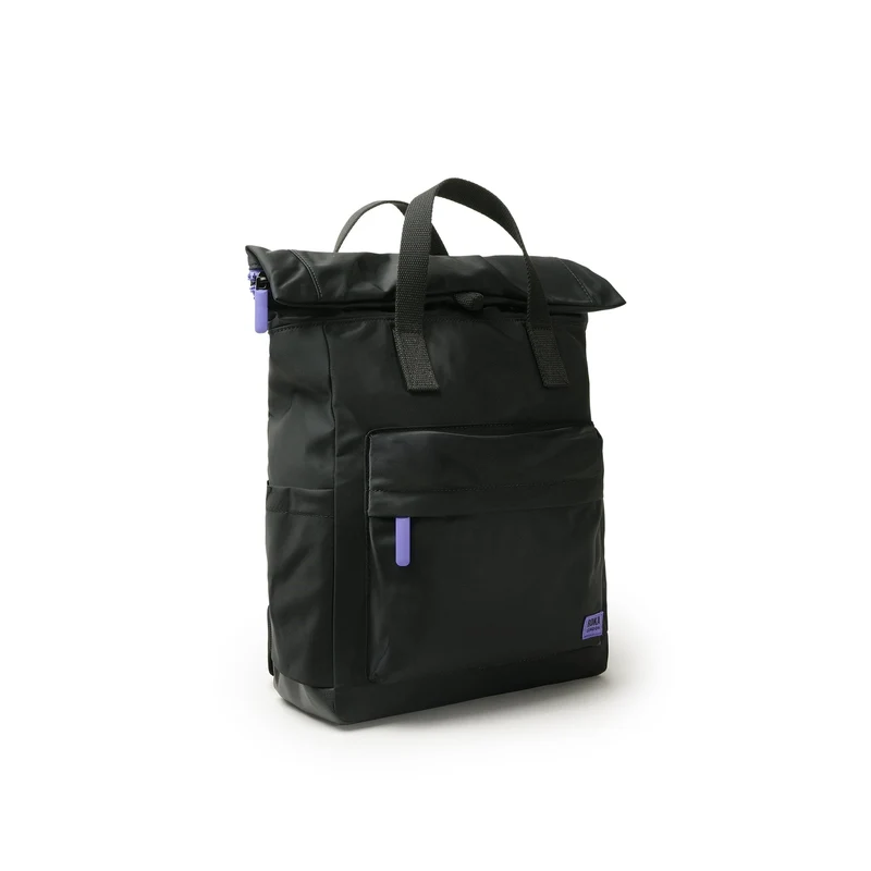 ROKA All Black Canfield B Lila Mittelgroße Tasche aus recyceltem Nylon
