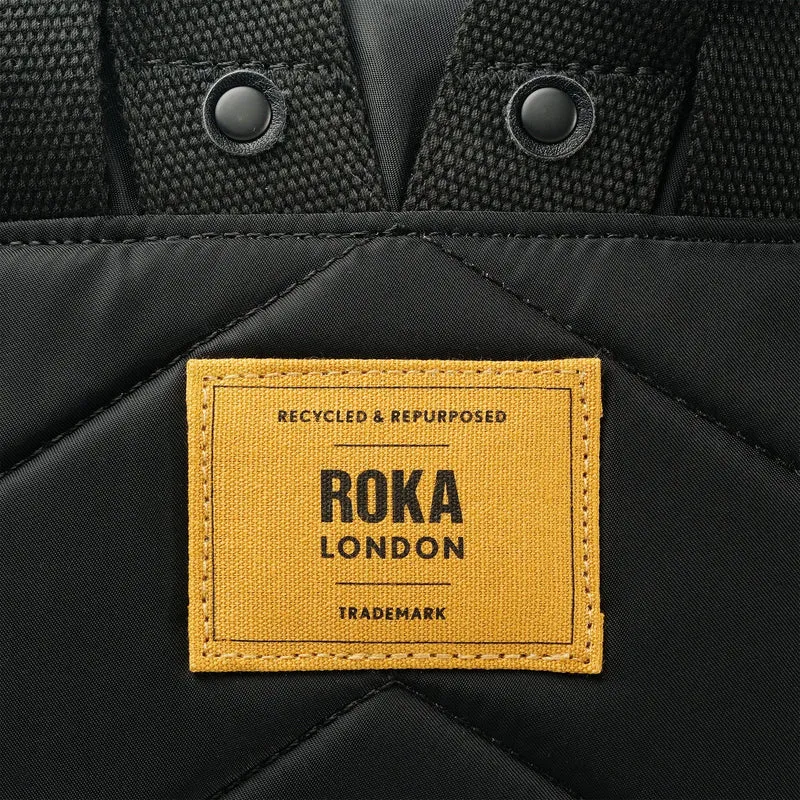 ROKA All Black Bantry B Corn Kleiner Beutel aus recyceltem Nylon