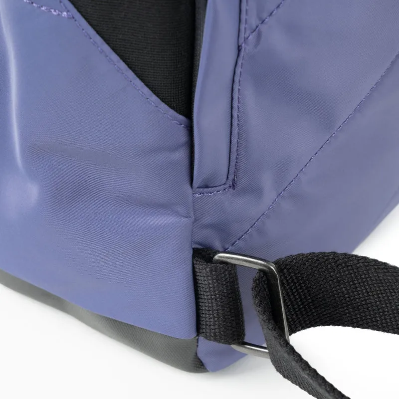 ROKA Black Label Canfield B Dusted Peri Medium Beutel aus recyceltem Nylon