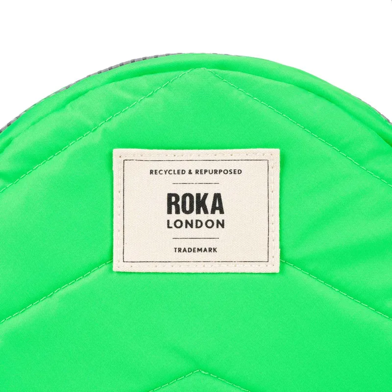 ROKA Paddington B Kleine Tasche aus recyceltem Nylon - Shamrock
