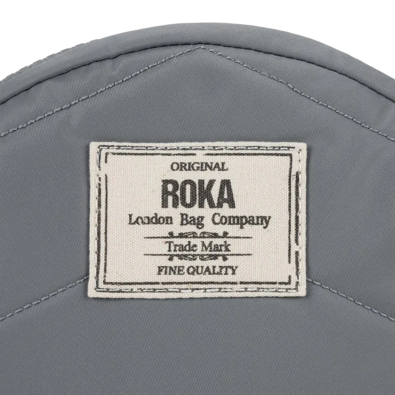 ROKA Paddington B Kleine Tasche aus recyceltem Nylon - Stormy