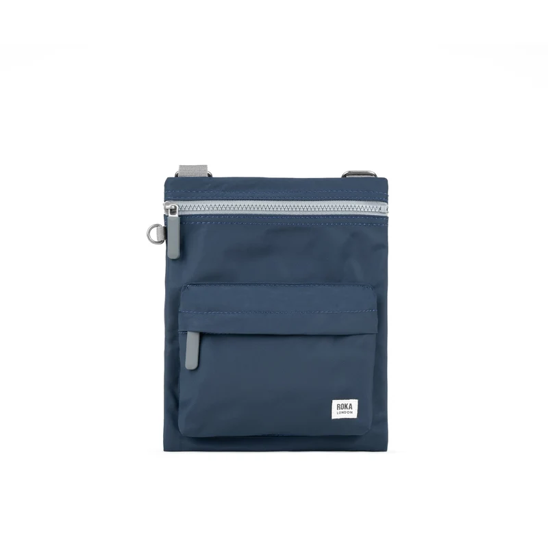 ROKA Chelsea B Midnight Tasche aus recyceltem Nylon