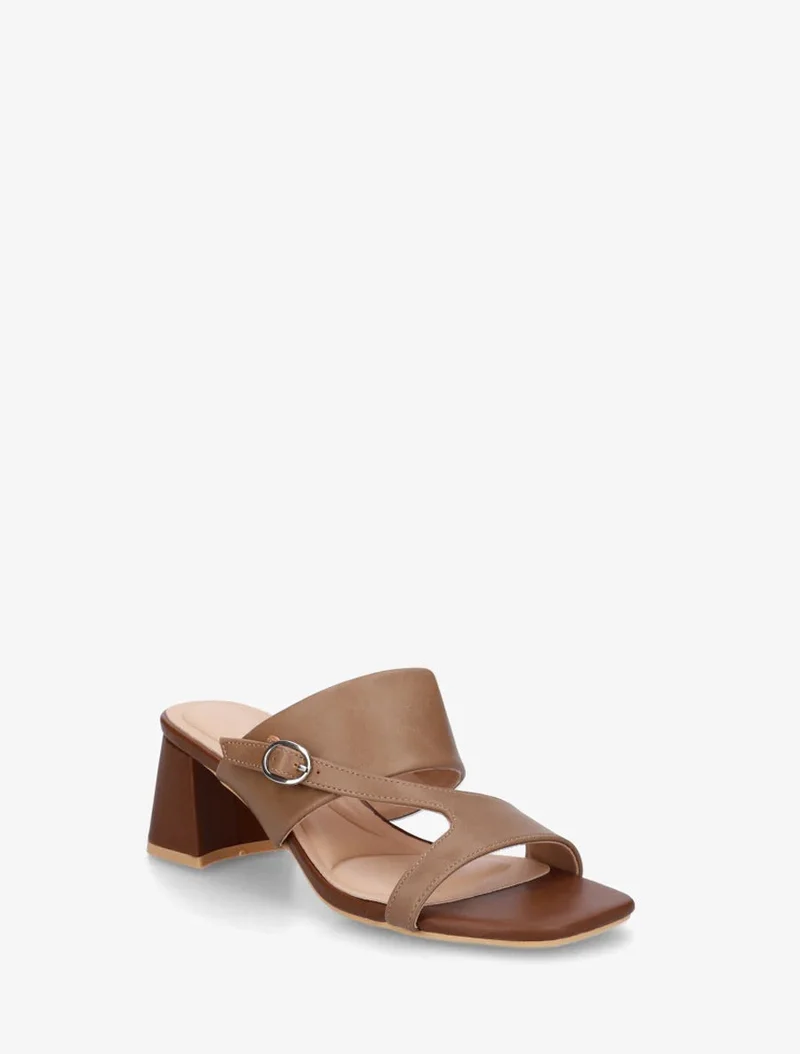 Plenda | Schlichte Sandalen mit asymmetrischem Riemen