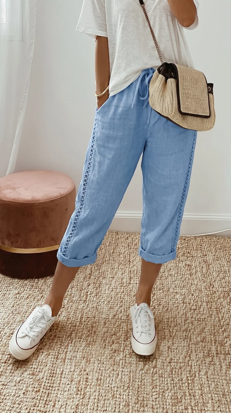 Mariele | Luftige Damen-Caprihose mit dekorativer Spitze