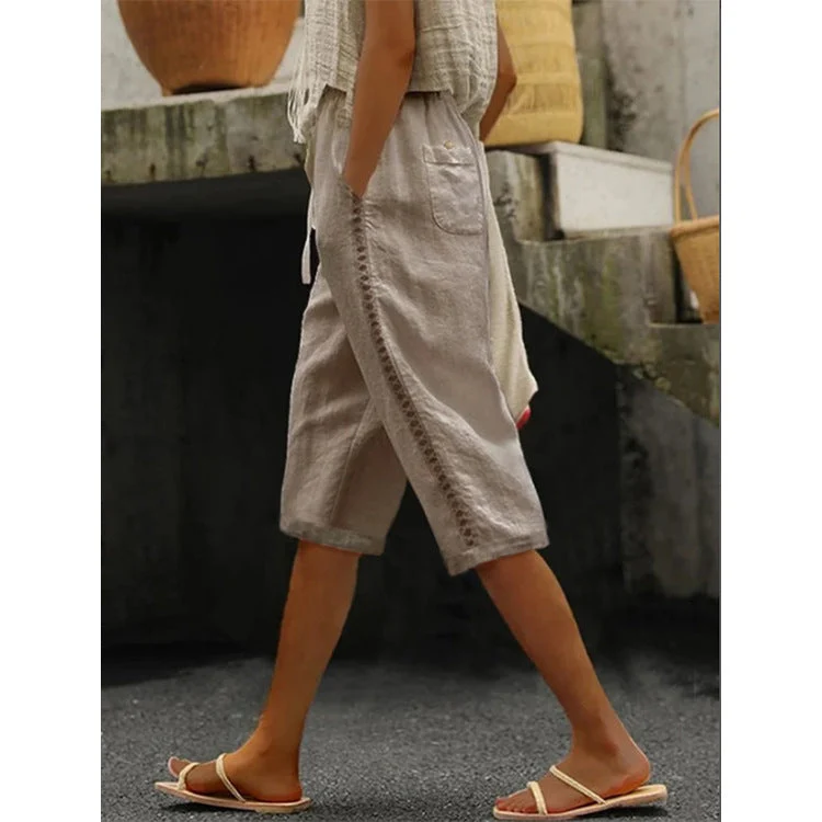 Mariele | Luftige Damen-Caprihose mit dekorativer Spitze