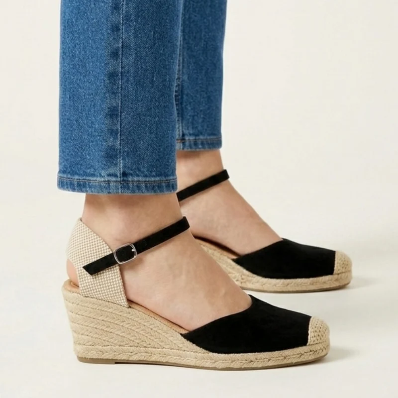 Janeva | Stilvolle Wedge-Sandalen mit geschlossener Zehenpartie