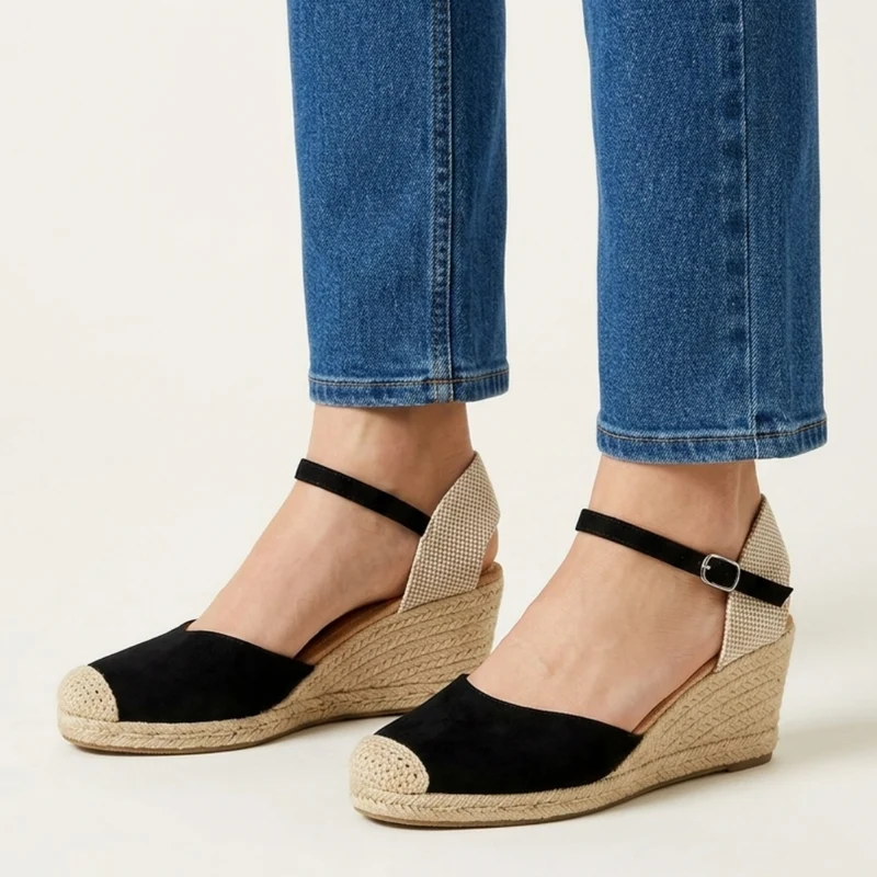 Janeva | Stilvolle Wedge-Sandalen mit geschlossener Zehenpartie