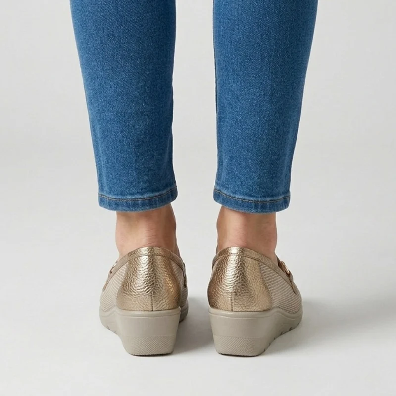 Caliefa | Damen-Komfortschuhe mit goldfarbenem Akzent