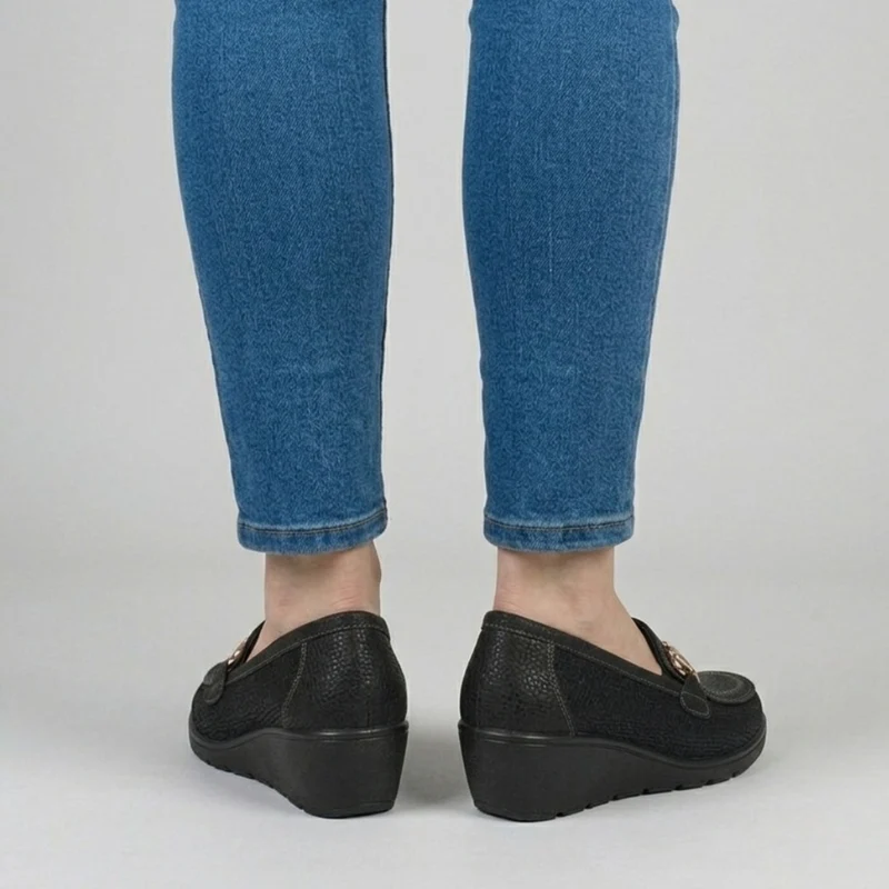 Caliefa | Damen-Komfortschuhe mit goldfarbenem Akzent