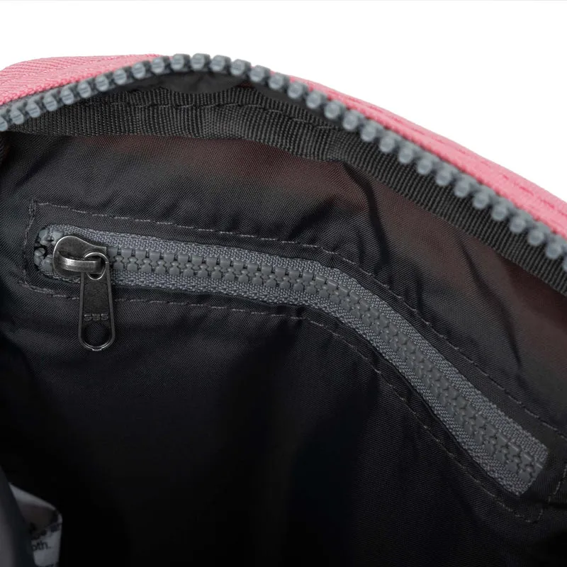 ROKA Bond Rose Einheitsgröße Tasche aus recyceltem Canvas