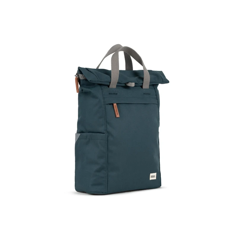 ROKA Finchley Eine große Tasche aus recyceltem Canvas mit dem Aufdruck „Rauchen“.