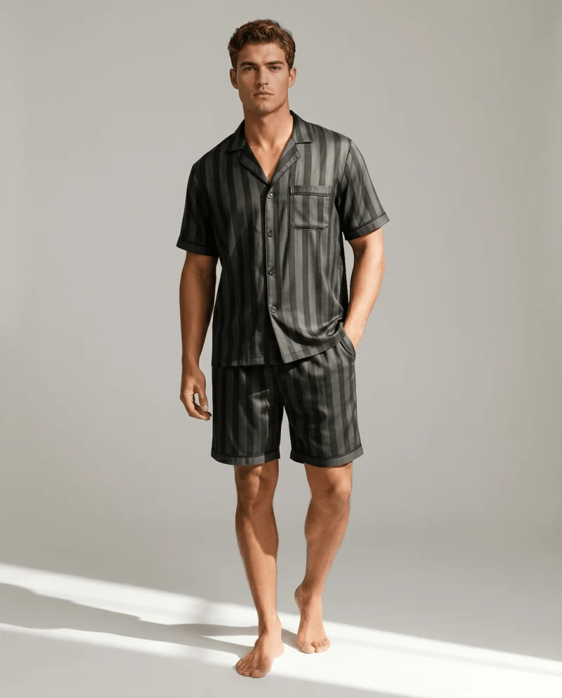 Herren Schlafanzug kurz gemustert mit Hemd und Shorts