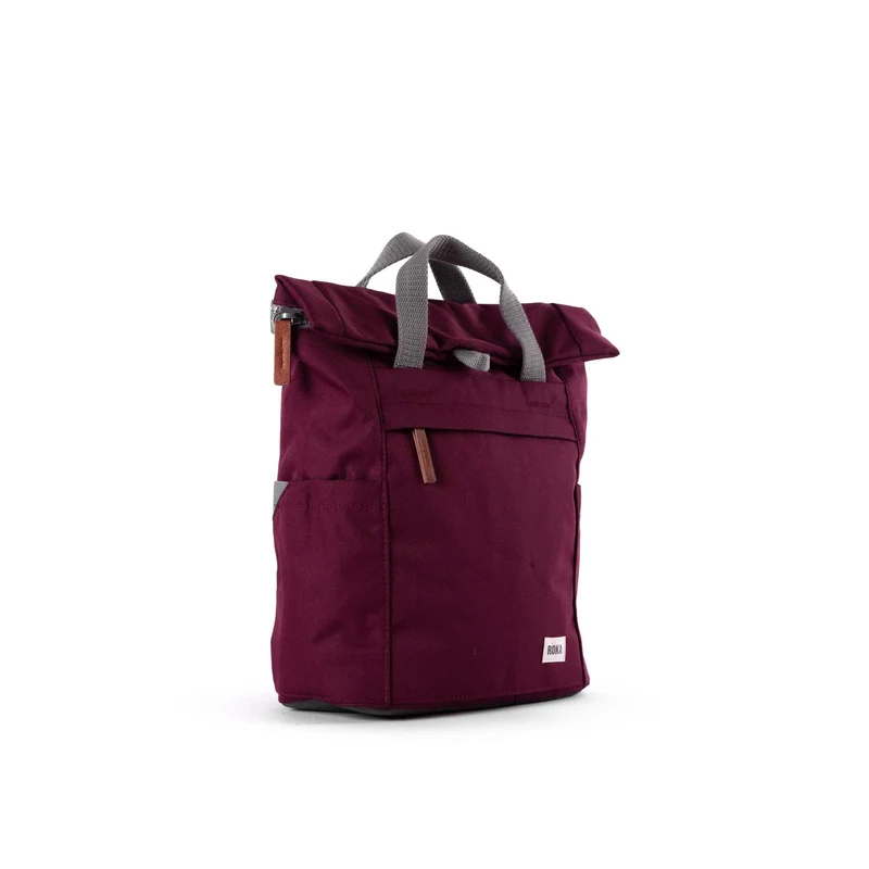 ROKA Finchley Eine kleine Tasche aus recyceltem Canvas von Sienna