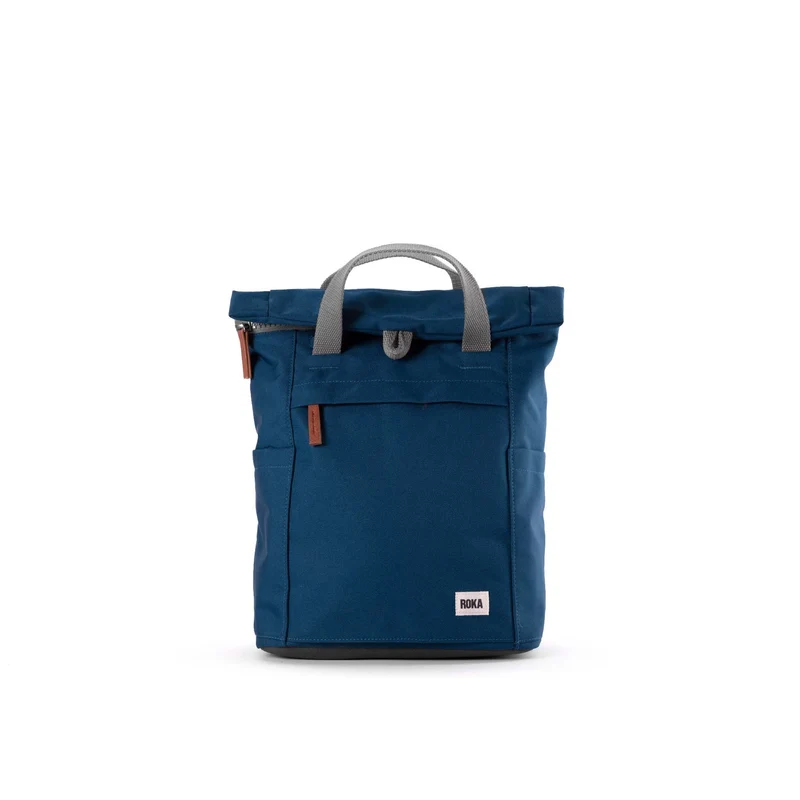 ROKA Finchley Eine kleine Tasche aus recyceltem Segeltuch von Marine