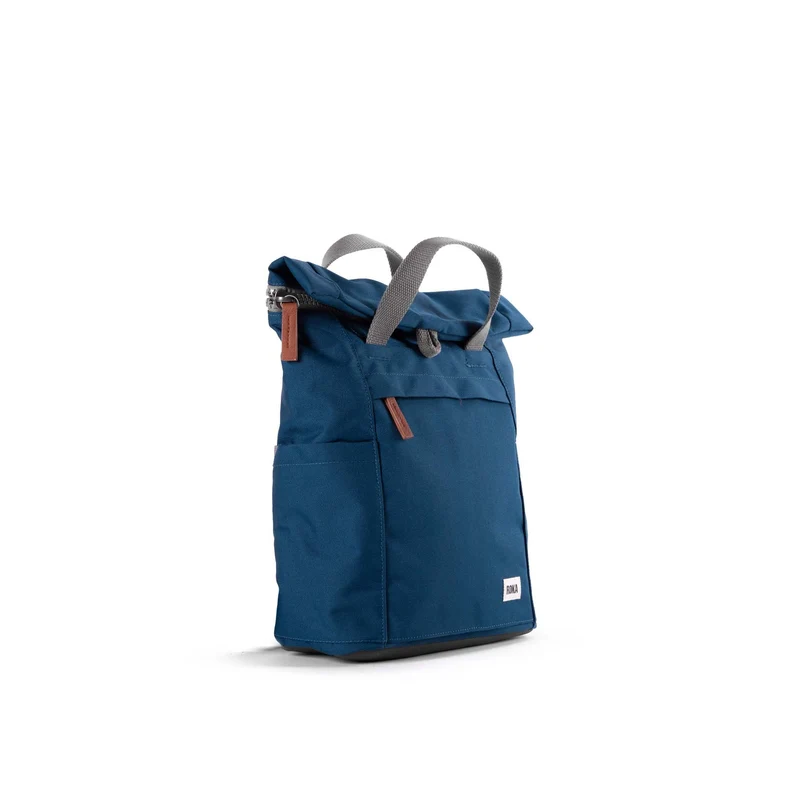 ROKA Finchley Eine kleine Tasche aus recyceltem Segeltuch von Marine