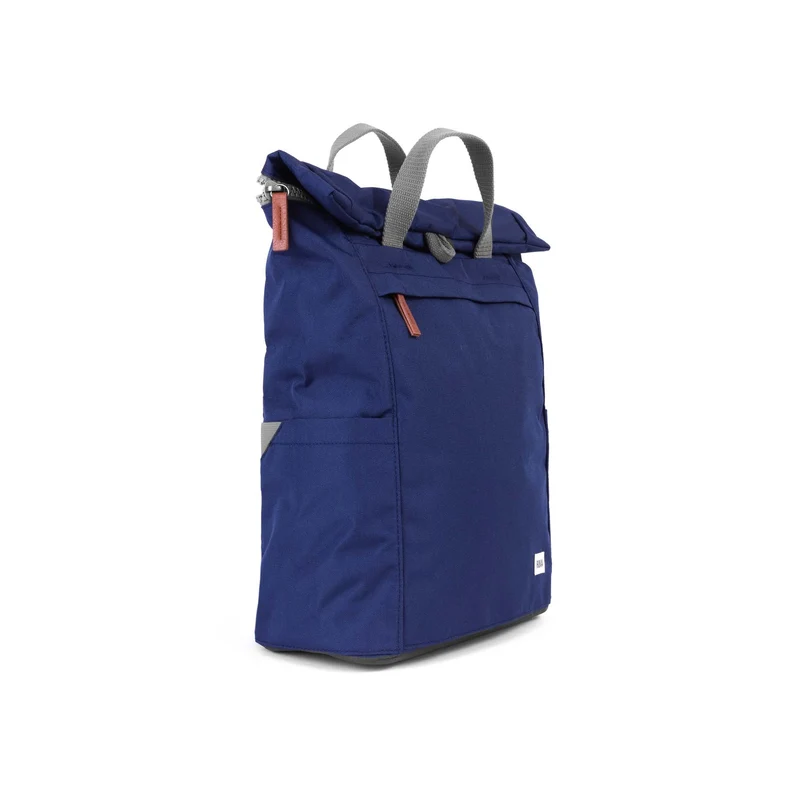 ROKA Finchley Eine große Tasche aus recyceltem Mineralstoff