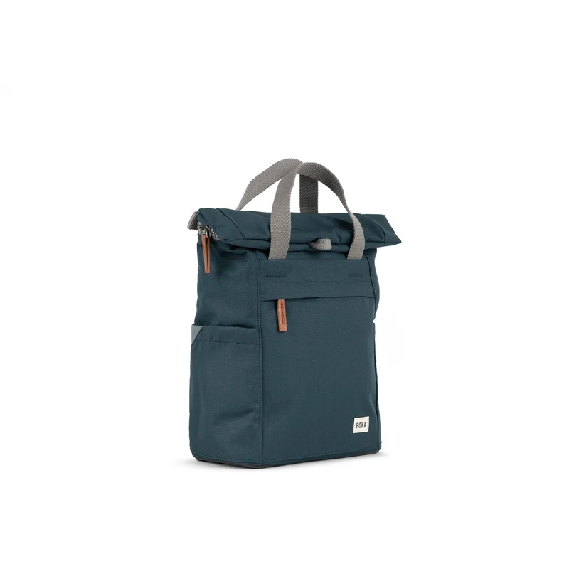 ROKA Finchley Eine kleine Tasche aus recyceltem Canvas von Smoke
