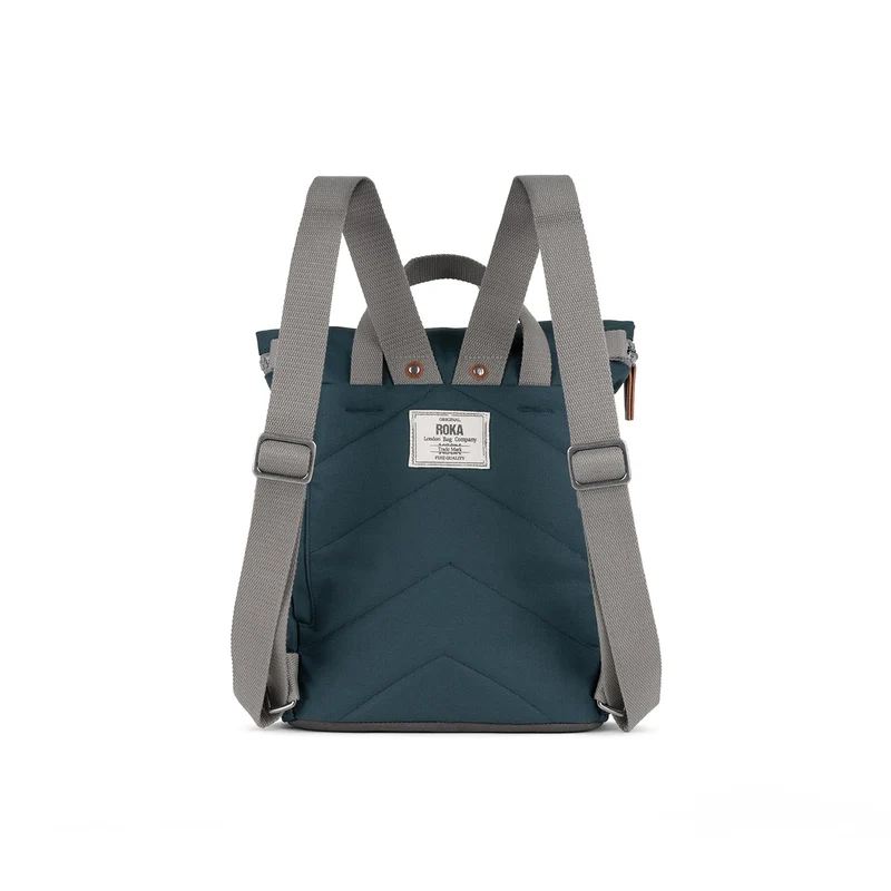 ROKA Finchley Eine kleine Tasche aus recyceltem Canvas von Smoke