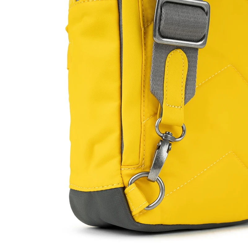 ROKA Willesden B Große Recycling-Nylontasche – Senfgelb