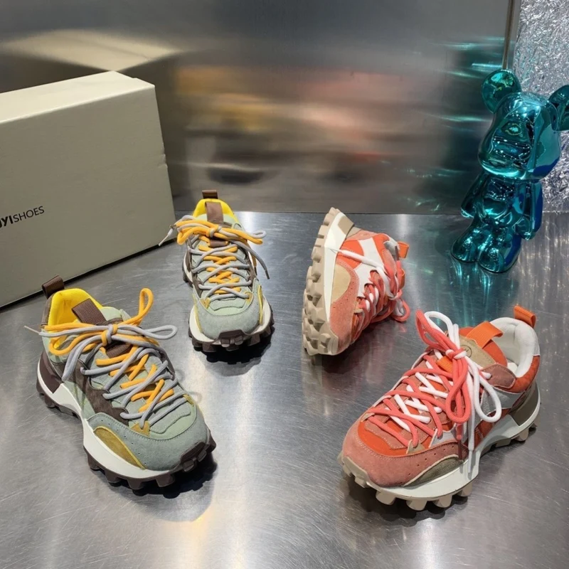 Damen Sneaker mit Profilsohle und Schnürung