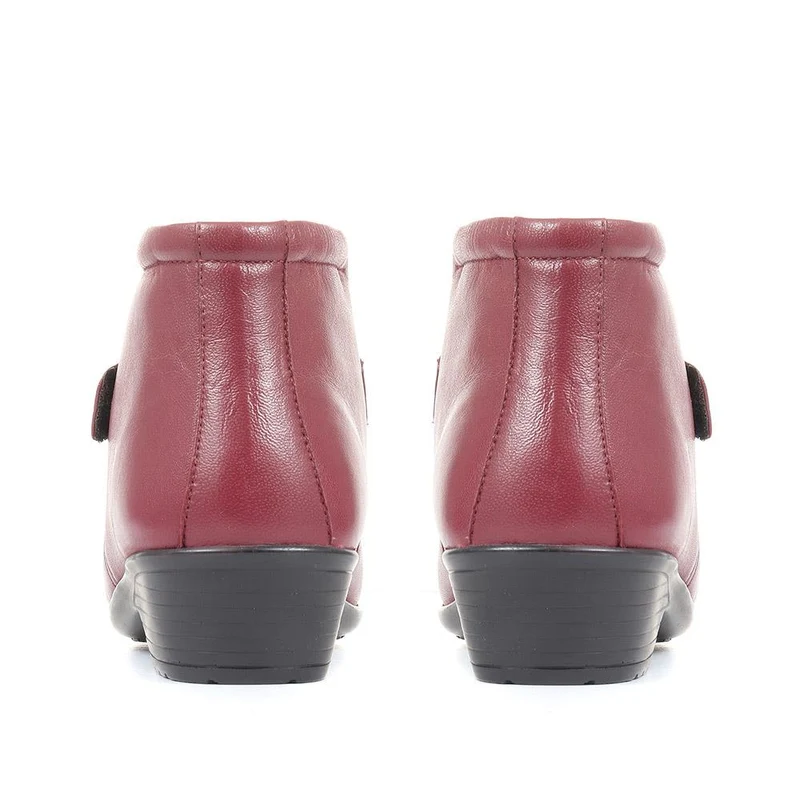 Leather Ankle Boots - KF28026 / 313 332 - Burgundy