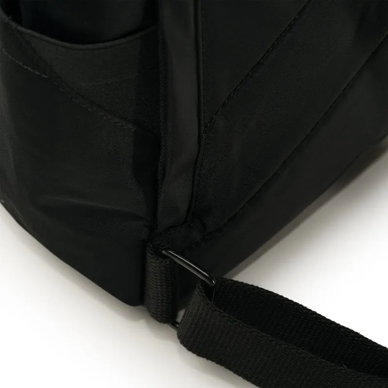 ROKA Kreativer Abfall Canfield B Black / Sea Port Kleine Tasche aus recyceltem Nylon