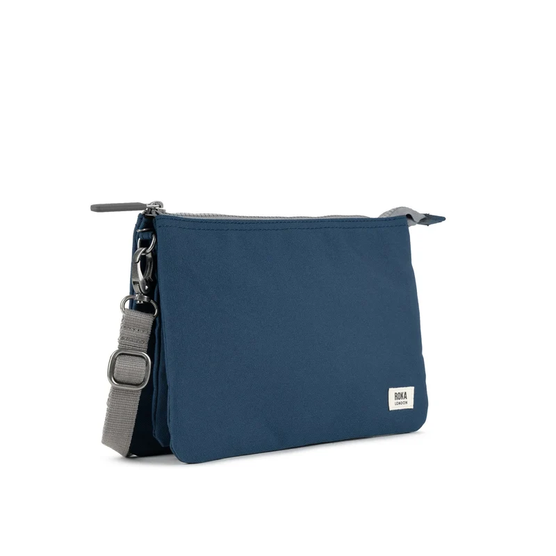 ROKA Carnaby Crossbody-Tasche aus recyceltem Canvas, Dunkelblau, XL