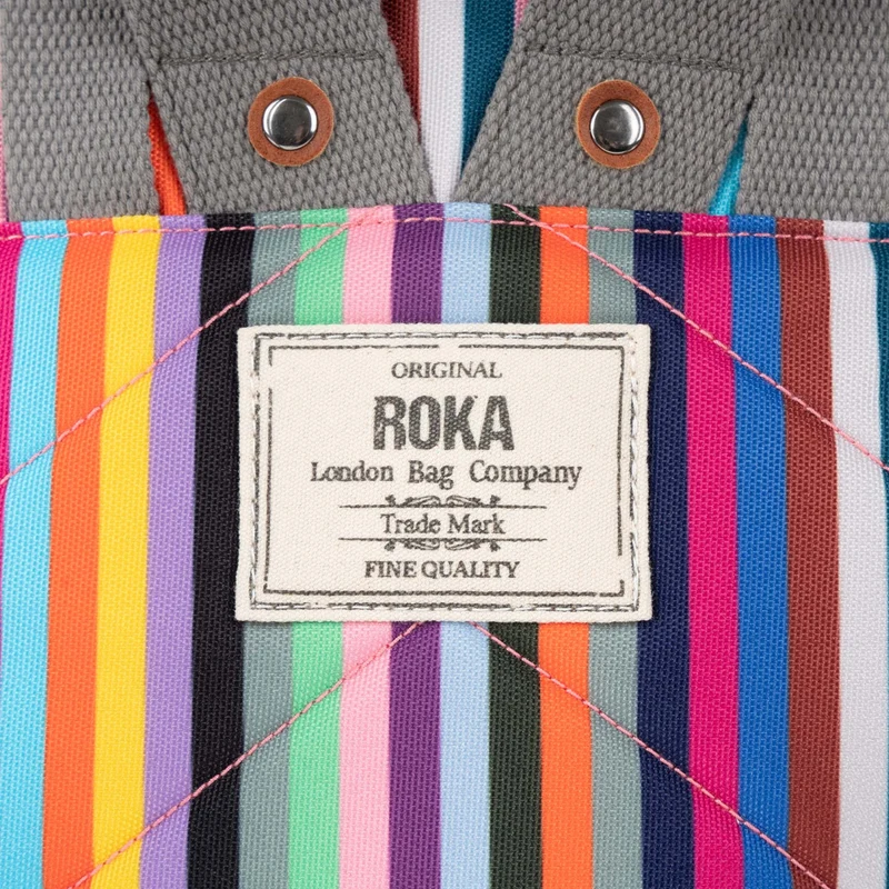 ROKA Bantry Kleine Tasche aus recyceltem Canvas mit mehreren Streifen von B